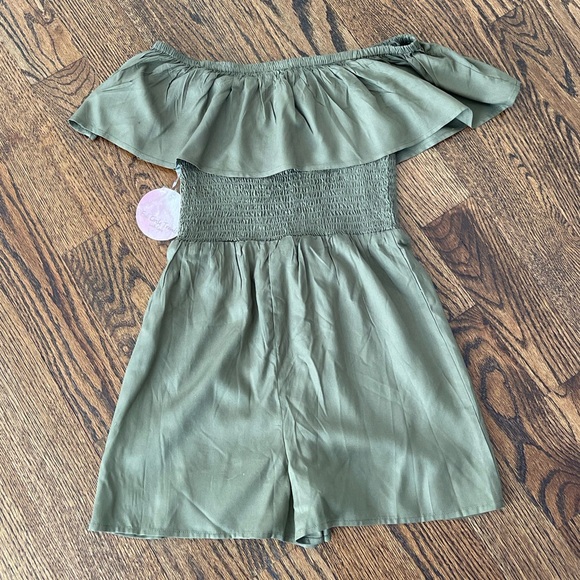 BNWT Francesca’s Ruffle Jumper Small Olive green by Full Circle Trends - Picture 4 of 12